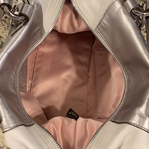 White Coach handbag - Picture 3 of 5